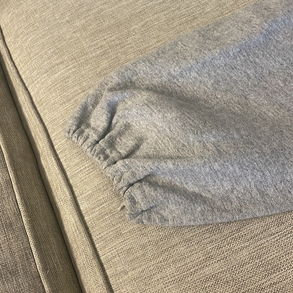 Grey sweatpants, cinched at bottom - Picture 2 of 4